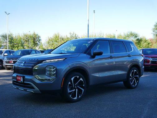 Mercury Gray Metallic 2022 Mitsubishi Outlander SE