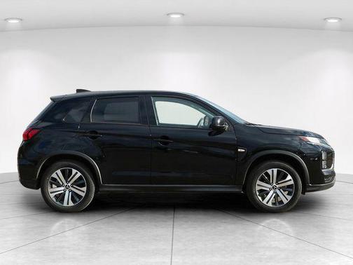 Labrador Black Pearl 2025 Mitsubishi Outlander Sport 2.0 ES