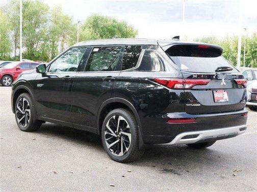 2025 Mitsubishi Outlander PHEV SEL