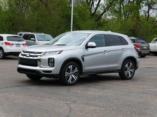 Alloy Silver Metallic 2024 Mitsubishi Outlander Sport 2.0 ES