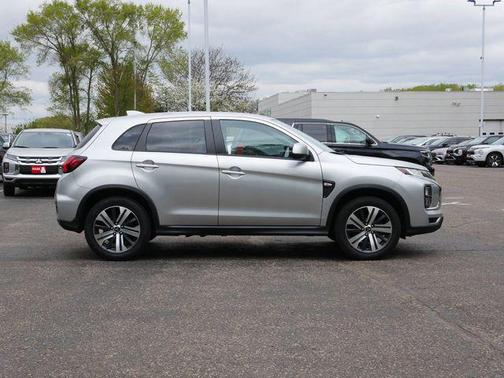 Alloy Silver Metallic 2024 Mitsubishi Outlander Sport 2.0 ES