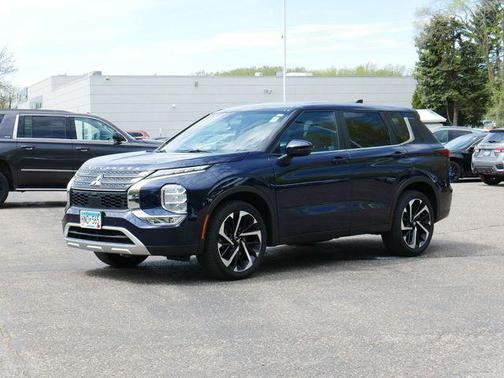 Cosmic Blue Metallic 2022 Mitsubishi Outlander SE