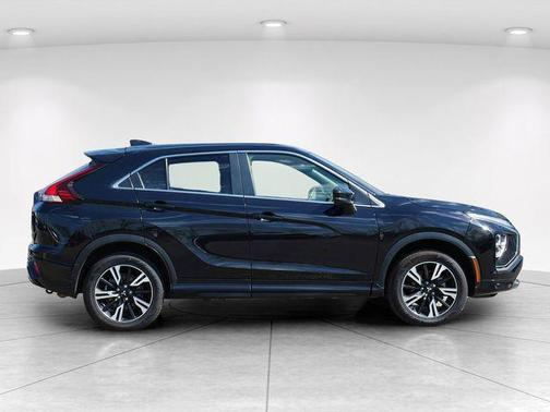Labrador Black Pearl 2024 Mitsubishi Eclipse Cross SEL