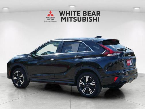 Labrador Black Pearl 2024 Mitsubishi Eclipse Cross SEL