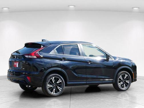 Labrador Black Pearl 2024 Mitsubishi Eclipse Cross SEL