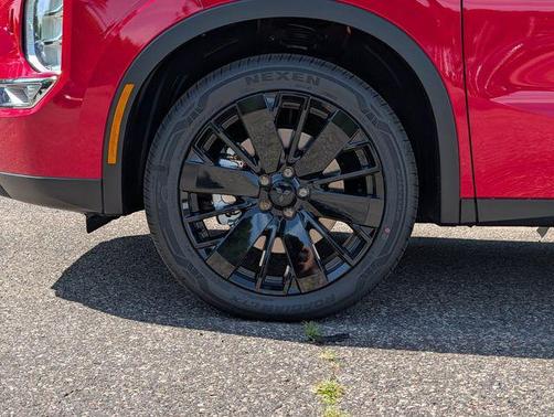 Red Diamond 2026 Mitsubishi Outlander LE S-AWC