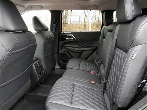 2025 Mitsubishi Outlander PHEV SEL