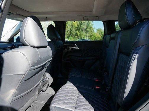 2025 Mitsubishi Outlander PHEV SEL