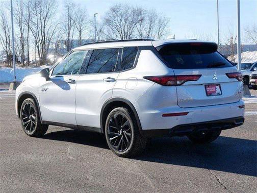 2025 Mitsubishi Outlander PHEV SEL