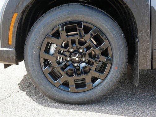 Moonstone Gray Metallic W/ Black Roof 2026 Mitsubishi Outlander TRAIL EDITION S-AWC