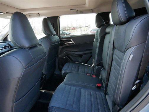 Moonstone Gray Metallic W/ Black Roof 2026 Mitsubishi Outlander TRAIL EDITION S-AWC