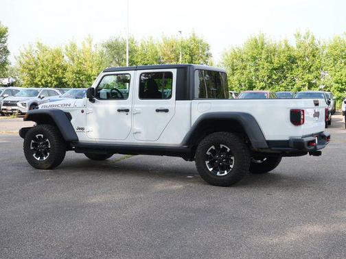 Bright White Clearcoat 2026 Jeep Gladiator Rubicon