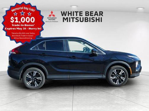 Labrador Black Pearl 2025 Mitsubishi Eclipse Cross SE