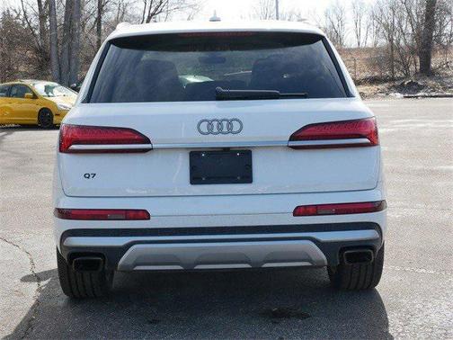 2025 Audi Q7 55 Premium Plus