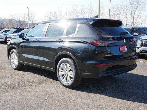 Black Diamond 2026 Mitsubishi Outlander ES 1.5T S-AWC