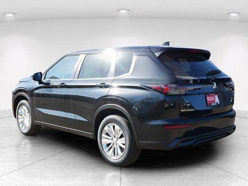 Black Diamond 2026 Mitsubishi Outlander ES 1.5T S-AWC