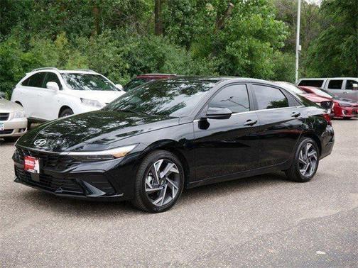 2024 Hyundai ELANTRA SEL