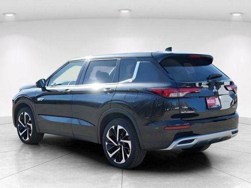 Black Diamond 2025 Mitsubishi Outlander PHEV SE S-AWC