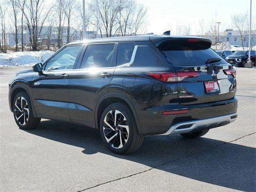 Black Diamond 2025 Mitsubishi Outlander PHEV SE S-AWC