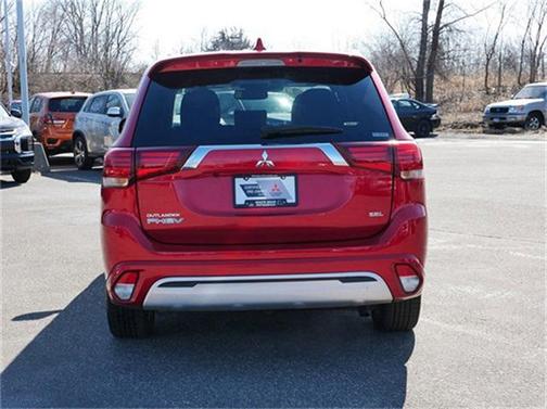 2022 Mitsubishi Outlander PHEV LE
