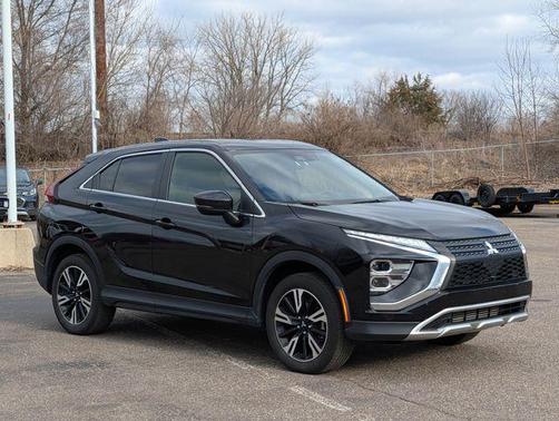 Labrador Black Pearl 2025 Mitsubishi Eclipse Cross SE