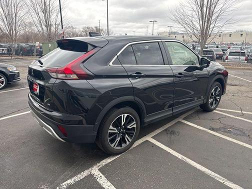 Labrador Black Pearl 2025 Mitsubishi Eclipse Cross SE