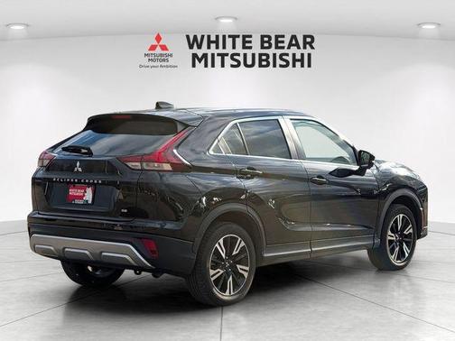 Labrador Black Pearl 2025 Mitsubishi Eclipse Cross SE