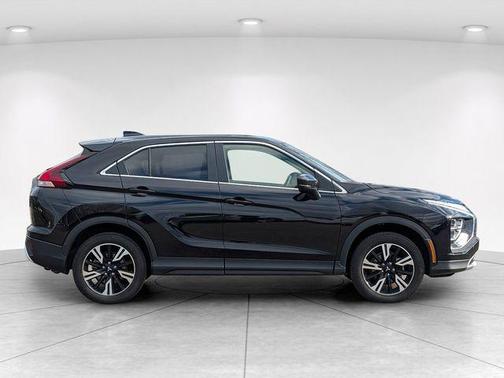 Labrador Black Pearl 2025 Mitsubishi Eclipse Cross SE