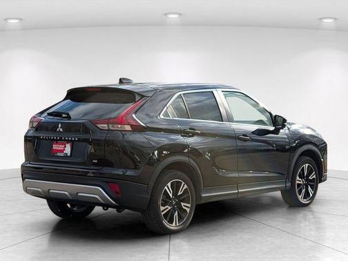 Labrador Black Pearl 2025 Mitsubishi Eclipse Cross SE