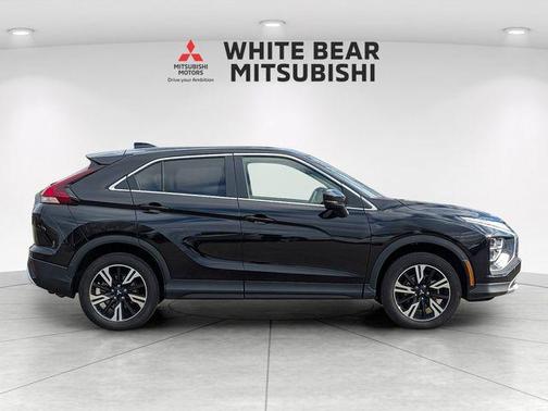 Labrador Black Pearl 2025 Mitsubishi Eclipse Cross SE