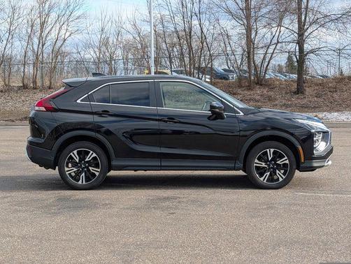Labrador Black Pearl 2025 Mitsubishi Eclipse Cross SE