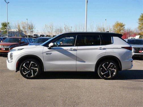 2025 Mitsubishi Outlander PHEV SEL