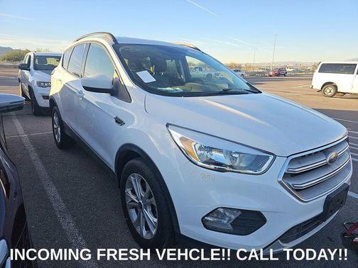OXFORD WHITE 2018 Ford Escape SE