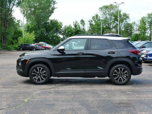 Mosaic Black Metallic 2023 Chevrolet Trailblazer ACTIV