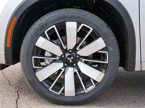 Alloy Silver Metallic 2026 Mitsubishi Outlander SEL 1.5T S-AWC