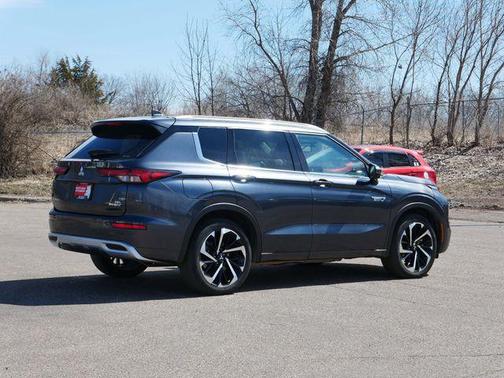 Gray 2024 Mitsubishi Outlander PHEV SEL