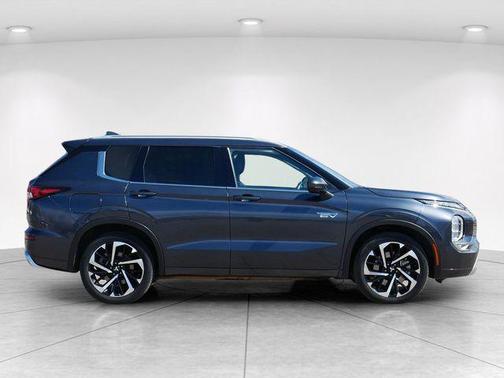 Gray 2024 Mitsubishi Outlander PHEV SEL
