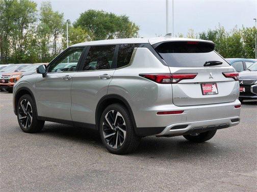 2022 Mitsubishi Outlander SE