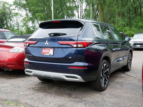 Cosmic Blue Metallic 2024 Mitsubishi Outlander SE S-AWC