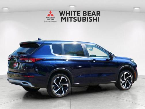 Cosmic Blue Metallic 2024 Mitsubishi Outlander SE S-AWC
