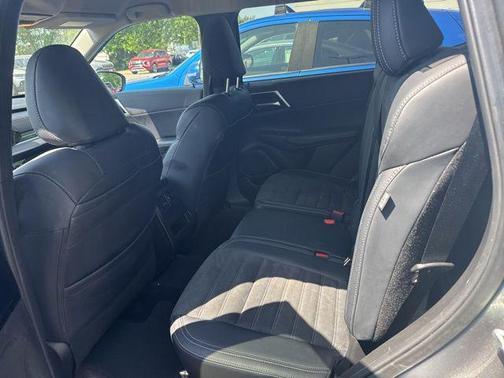 Mercury Gray Metallic 2024 Mitsubishi Outlander SE S-AWC