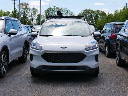 OXFORD WHITE 2020 Ford Escape SE