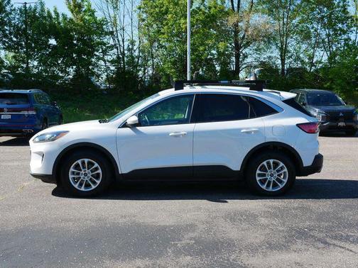 OXFORD WHITE 2020 Ford Escape SE