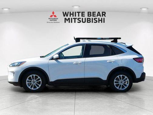 OXFORD WHITE 2020 Ford Escape SE