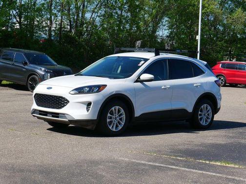 OXFORD WHITE 2020 Ford Escape SE