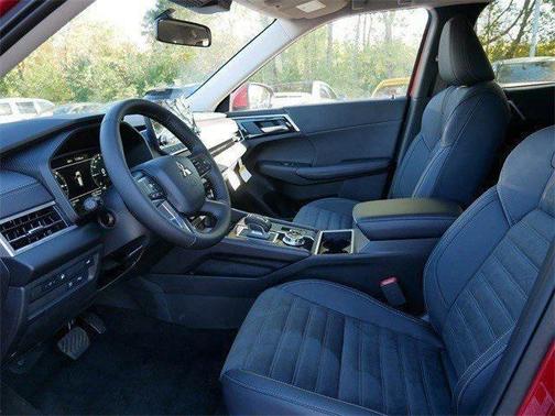 2025 Mitsubishi Outlander PHEV SE S-AWC