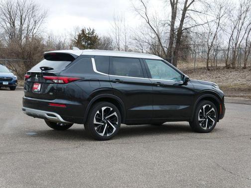 Black Diamond/Alloy Silver Roof 2024 Mitsubishi Outlander SEL Platinum Edition S-AWC