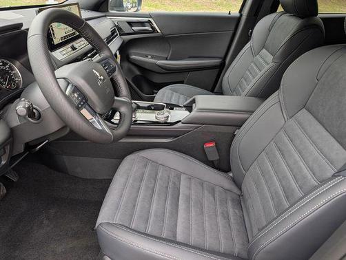 Graphite Gray 2026 Mitsubishi Outlander LE S-AWC