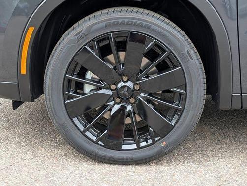 Graphite Gray 2026 Mitsubishi Outlander LE S-AWC