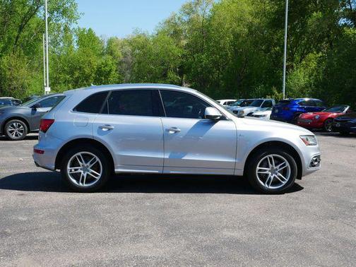 Florett Silver Metallic 2016 Audi Q5 3.0T Premium Plus